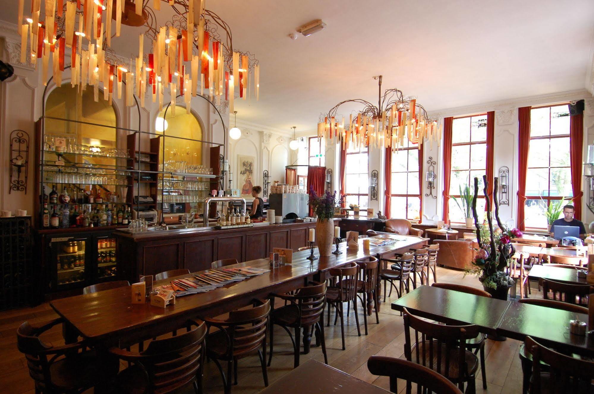 De Plataan Centrum 3*